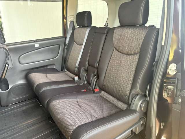 日産 セレナ ２．０ ハイウェイスター Ｖセレクション＋ＳＡＦＥＴＹＩＩ Ｓ－ＨＹＢＲＩＤ H27年 (関東) 99