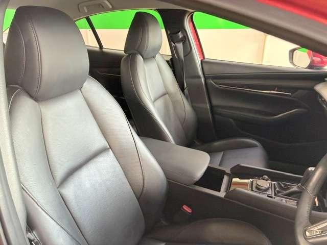 マツダ ＭＡＺＤＡ３　ファストバック ２．０ ２０Ｓ Ｌパッケージ R1年 (関東) 99