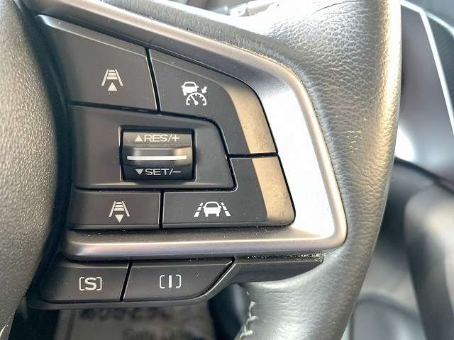 スバル インプレッサスポーツ ２．０ Ｉ－Ｓ アイサイト ４ＷＤ H29年 (関東) 99