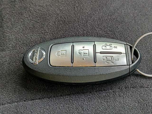 日産 セレナ ２．０ ２０Ｘ Ｓ－ＨＹＢＲＩＤ アドバンストセーフティ パッケージ H27年 (関東) 99