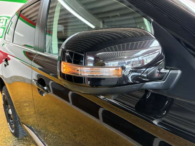 三菱 アウトランダーＰＨＥＶ ２．０ Ｇ セーフティパッケージ ４ＷＤ H28年 (関東) 99