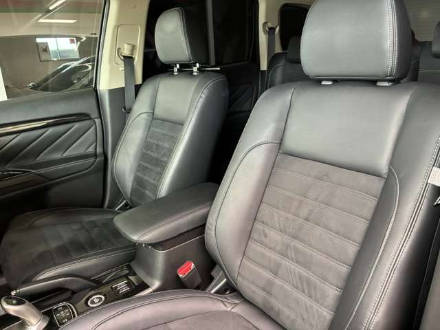 三菱 アウトランダーＰＨＥＶ ２．０ Ｇ セーフティパッケージ ４ＷＤ H28年 (関東) 99