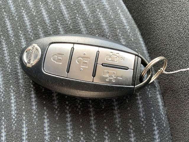 日産 セレナ ２．０ ２０Ｘ Ｖセレクション＋ＳＡＦＥＴＹ Ｓ－ＨＹＢＲＩＤ H28年 (関東) 99