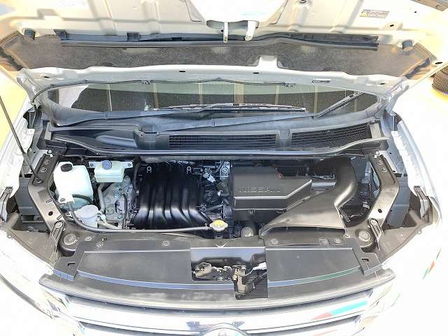 日産 セレナ ２．０ ２０Ｘ Ｖセレクション＋ＳＡＦＥＴＹ Ｓ－ＨＹＢＲＩＤ H28年 (関東) 99