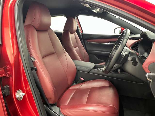 マツダ ＭＡＺＤＡ３　ファストバック ２．０ Ｘ バーガンディ セレクション R2年 () 99