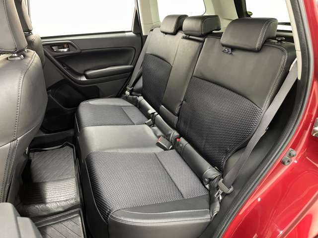 スバル フォレスター ２．０ＸＴ アイサイト ４ＷＤ H29年 () 99