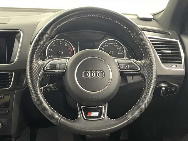 アウディ Ｑ５ ２．０ ＴＦＳＩ クワトロ Ｓラインパッケージ ４ＷＤ H29年 () 99