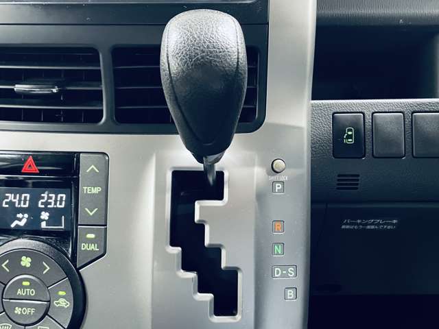 トヨタ ヴォクシー ２．０ Ｚ H20年 () 99