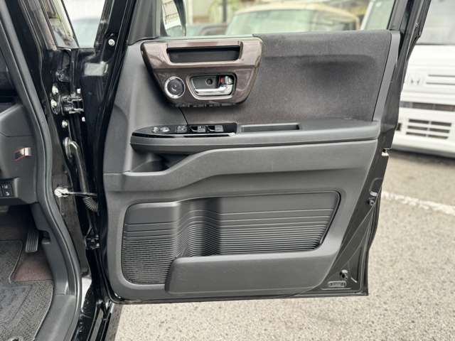 ホンダ Ｎ　ＢＯＸ カスタム ６６０ Ｇ Ｌ ホンダセンシング H30年 (近畿) 99