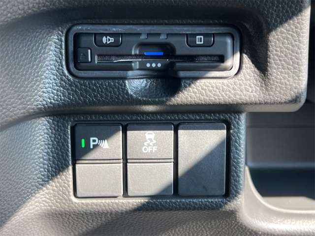 ホンダ Ｎ　ＢＯＸ カスタム ６６０ Ｌ R4年 (近畿) 99