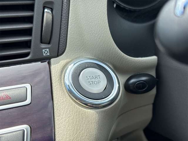 日産 シーマ　ハイブリッド ３．５ H26年 () 99