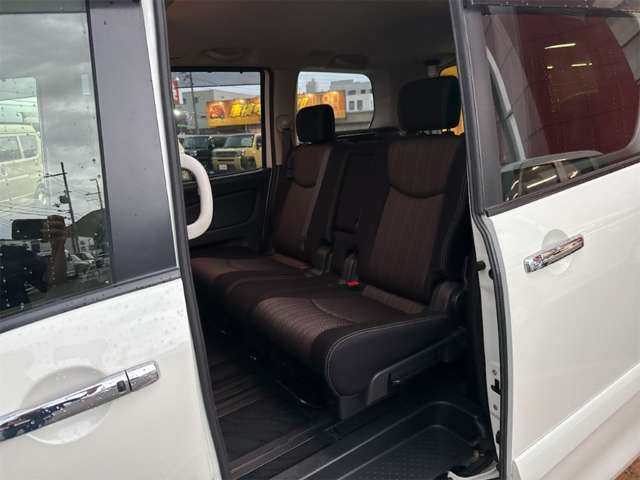 日産 セレナ ２．０ ハイウェイスター Ｓ－ＨＹＢＲＩＤ H25年 () 99