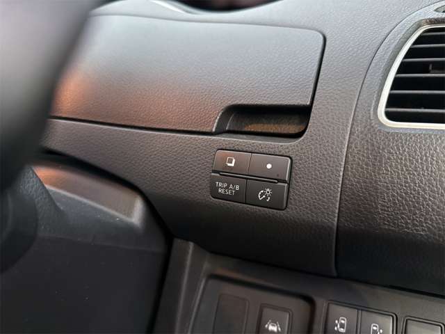 日産 セレナ ２．０ ハイウェイスター Ｓ－ＨＹＢＲＩＤ H25年 () 99