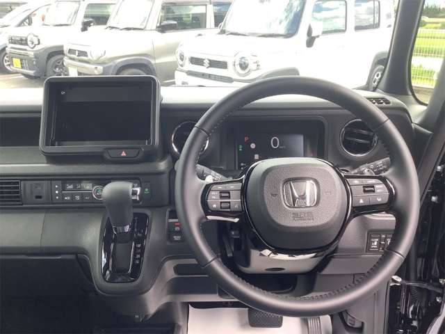 ホンダ Ｎ　ＢＯＸ カスタム ６６０ ターボ ブラック スタイル R8年 (四国) 99