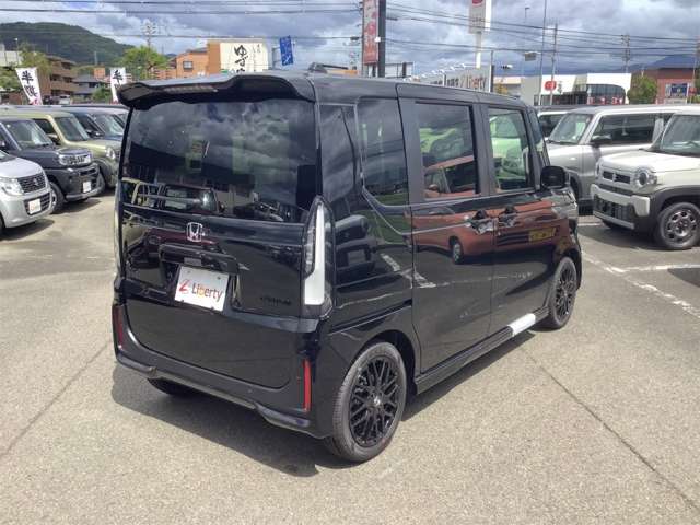 ホンダ Ｎ　ＢＯＸ カスタム ６６０ ターボ ブラック スタイル R8年 (四国) 99
