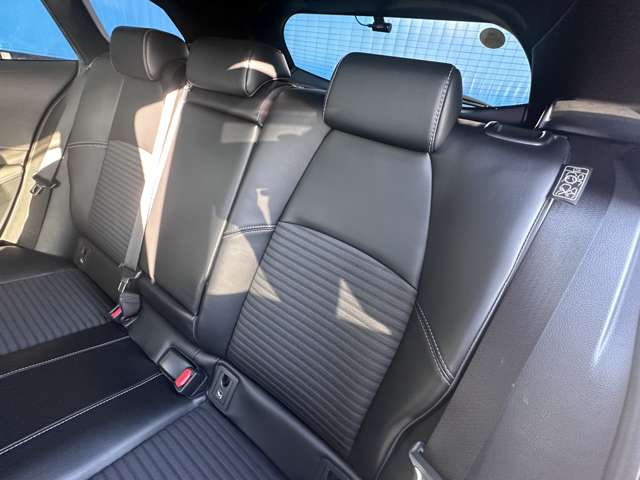 トヨタ カローラ　ツーリング　ハイブリッド １．８ ハイブリッド ＷＸＢ Ｅ－ＦＯＵＲ ４ＷＤ R3年 () 99
