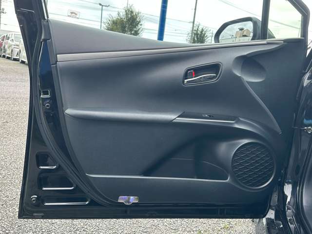 トヨタ プリウス １．８ Ａ H28年 () 99