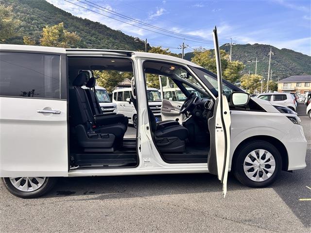 日産 セレナ ２．０ Ｘ H29年 () 99