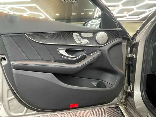 メルセデスベンツ Ｃクラスワゴン Ｃ２００ ローレウス エディション （ＢＳＧ搭載モデル） R2年 (関東) 99
