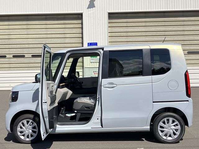 ホンダ Ｎ　ＢＯＸ ６６０ ４ＷＤ R6年 () 99