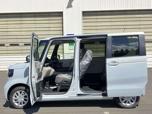 ホンダ Ｎ　ＢＯＸ ６６０ ４ＷＤ R6年 () 99