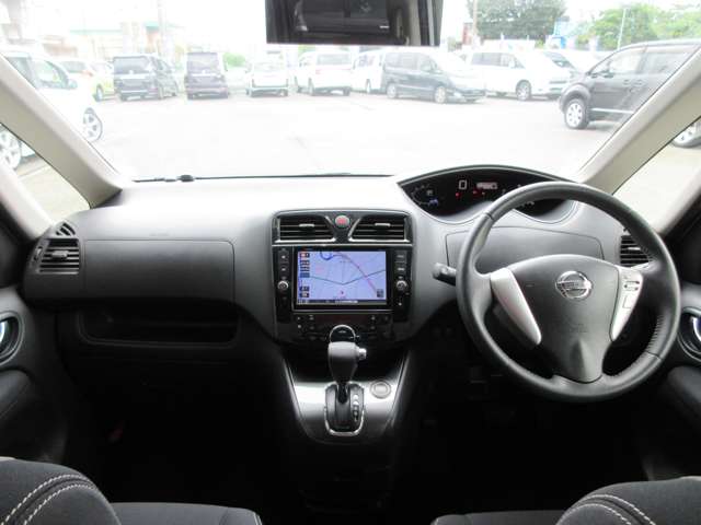 日産 セレナ ２．０ ライダー ブラックライン Ｓ－ＨＹＢＲＩＤ H25年 () 99