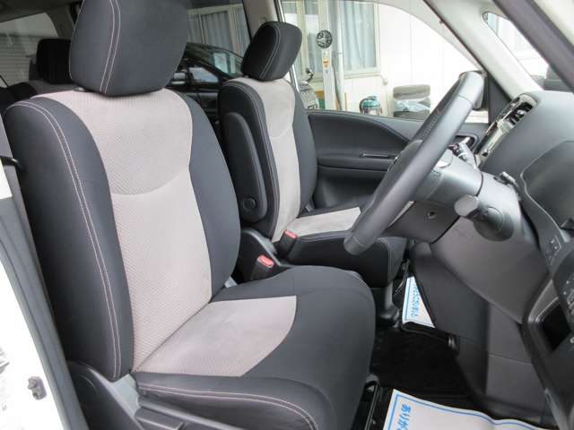 日産 セレナ ２．０ ライダー ブラックライン Ｓ－ＨＹＢＲＩＤ H25年 (関東) 99
