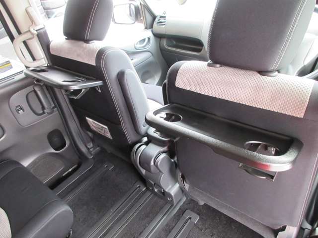 日産 セレナ ２．０ ライダー ブラックライン Ｓ－ＨＹＢＲＩＤ H25年 (関東) 99
