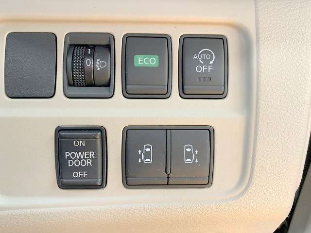 日産 セレナ ２．０ Ｘ Ｖセレクション H29年 () 99