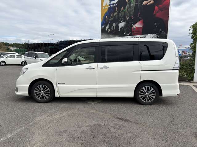 日産 セレナ ２．０ ハイウェイスター Ｓ－ＨＹＢＲＩＤ H26年 (近畿) 99