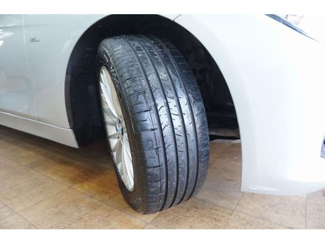 ＢＭＷ ３シリーズ ３２０ｉ　ラグジュアリー H24年 (近畿) 99