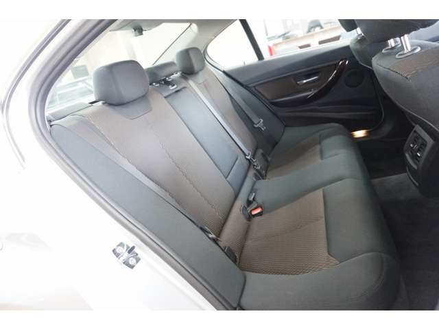 ＢＭＷ ３シリーズ ３２０ｉ　ラグジュアリー H24年 (近畿) 99