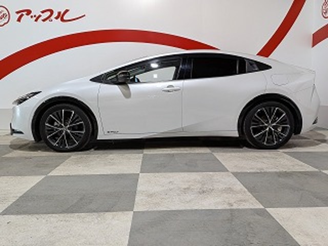 トヨタ プリウス ２．０ Ｚ Ｅ－ＦＯＵＲ ４ＷＤ R6年 (東北) 99