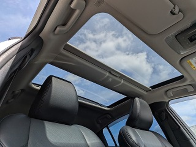トヨタ プリウス ２．０ Ｚ Ｅ－ＦＯＵＲ ４ＷＤ R6年 (東北) 99