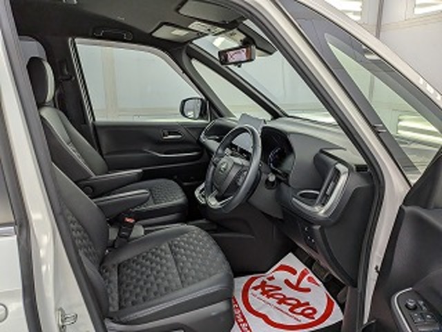 トヨタ ヴォクシー １．８ ハイブリッド Ｓ－Ｚ Ｅ－ＦＯＵＲ ４ＷＤ R4年 (東北) 99