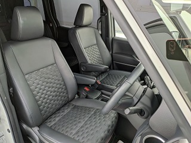 トヨタ ヴォクシー １．８ ハイブリッド Ｓ－Ｚ Ｅ－ＦＯＵＲ ４ＷＤ R4年 (東北) 99