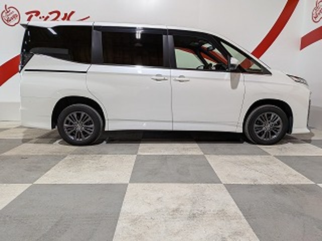 トヨタ ヴォクシー １．８ ハイブリッド Ｓ－Ｚ Ｅ－ＦＯＵＲ ４ＷＤ R4年 (東北) 99