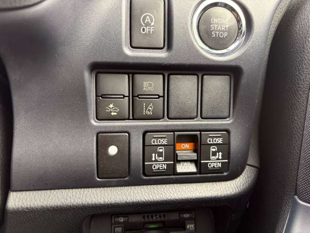 トヨタ ヴォクシー ２．０ ＺＳ 煌ＩＩ H29年 () 99