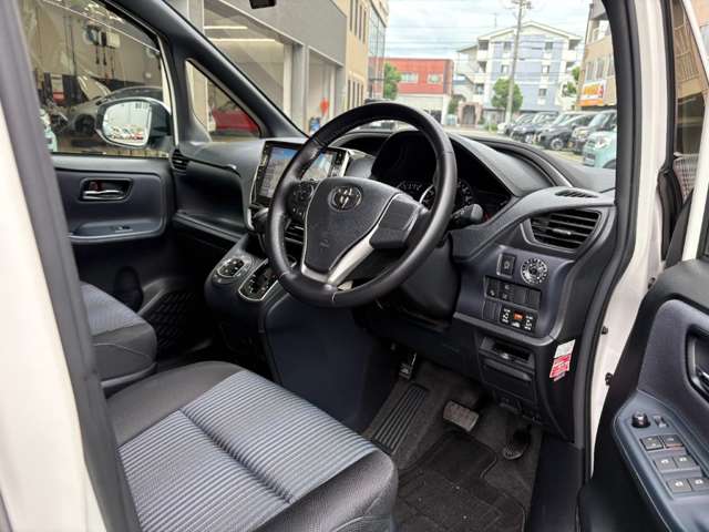 トヨタ ヴォクシー ２．０ ＺＳ 煌 H28年 () 99