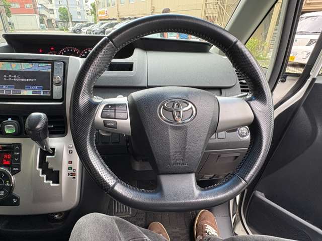 トヨタ ノア ２．０ ＳＩ H23年 () 99