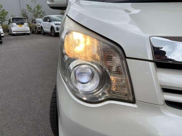 トヨタ ノア ２．０ ＳＩ H23年 () 99