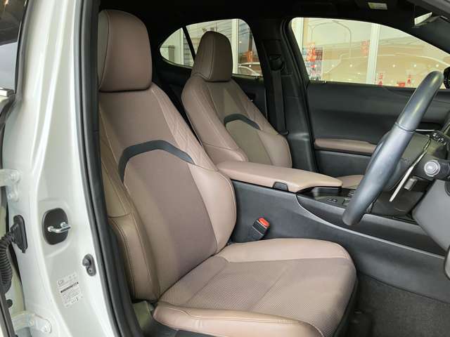 レクサス ＵＸ２５０ｈ グレイスフル　エクスプローラー R5年 (近畿) 99