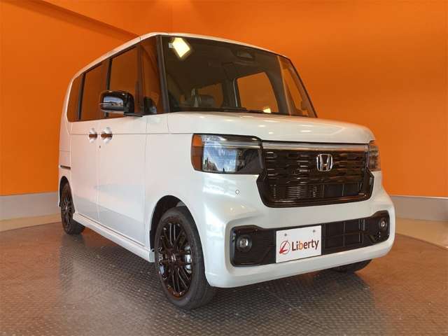 ホンダ Ｎ　ＢＯＸ カスタム ６６０ ターボ ブラック スタイル R8年 (近畿) 99