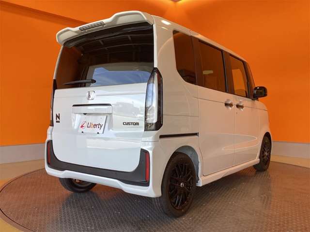 ホンダ Ｎ　ＢＯＸ カスタム ６６０ ターボ ブラック スタイル R8年 (近畿) 99