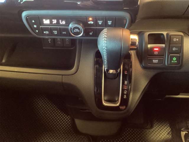 ホンダ Ｎ　ＢＯＸ カスタム ６６０ Ｌ ターボ R4年 (近畿) 99
