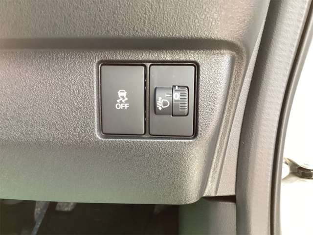ホンダ Ｎ　ＢＯＸ カスタム ６６０ ターボ R8年 (近畿) 99