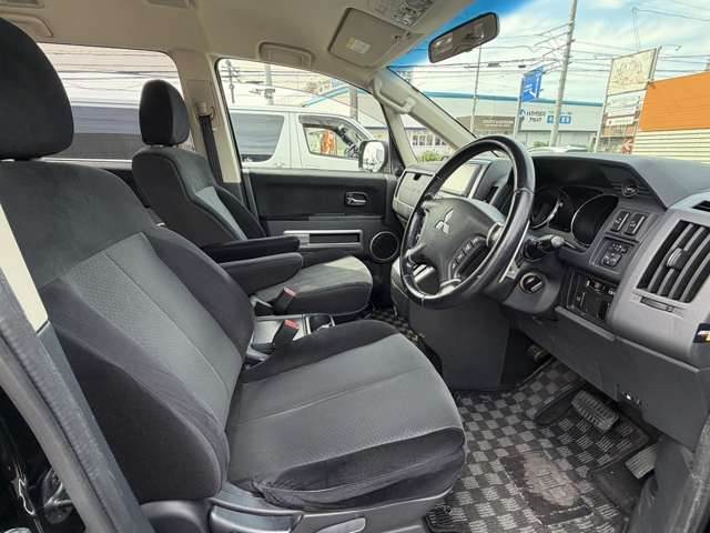 三菱 デリカ　Ｄ：５ ２．４ Ｇ パワーパッケージ ４ＷＤ H22年 (東海) 99