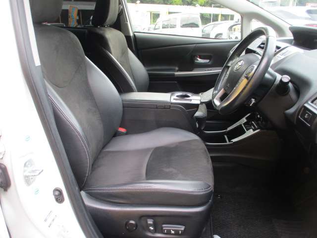 トヨタ プリウスΑ １．８ Ｇ H27年 (関東) 99