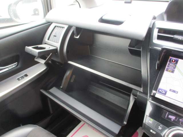 トヨタ プリウスΑ １．８ Ｇ H27年 (関東) 99