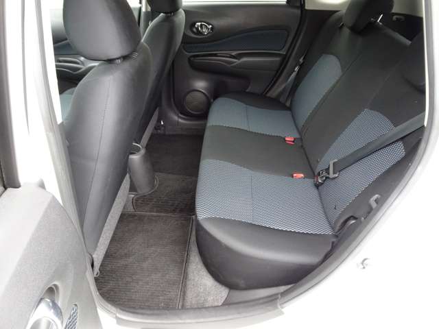 日産 ノート １．２ Ｘ ＤＩＧ－Ｓ H25年 (関東) 99
